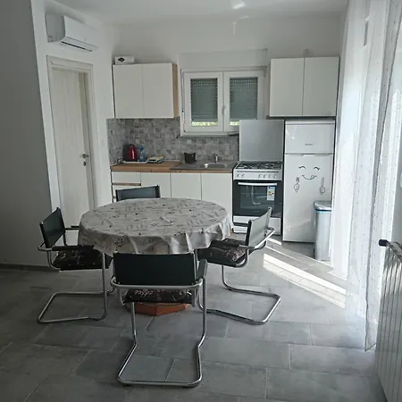 Apartment Holiday House Fazana