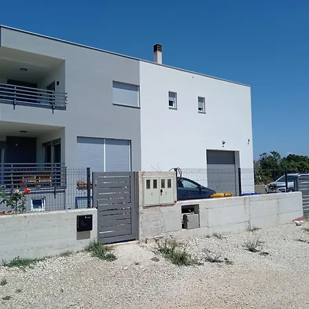 Holiday House *
